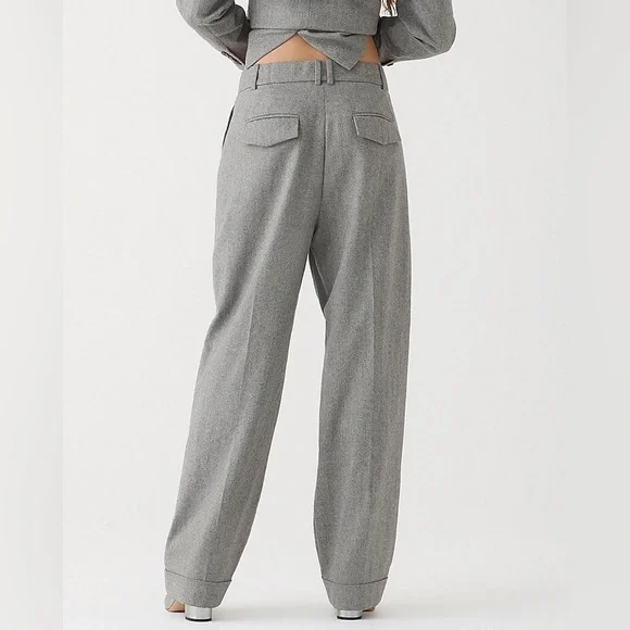 NEW / Wide-leg essential pant in grey herringbone Italian wool blend / B003 - Picture 3 of 9